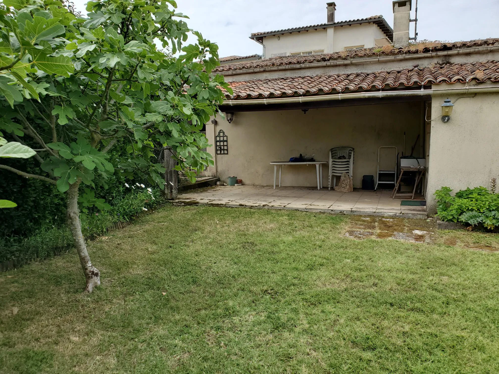 Maison à rénover à Talmont-sur-Gironde avec jardin et vue sur l'estuaire 