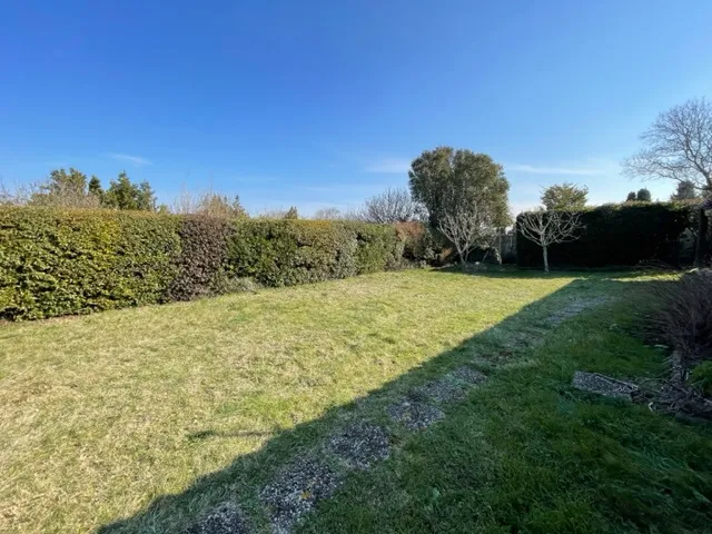 Maison à rénover à Talmont-sur-Gironde avec jardin et vue sur l'estuaire 