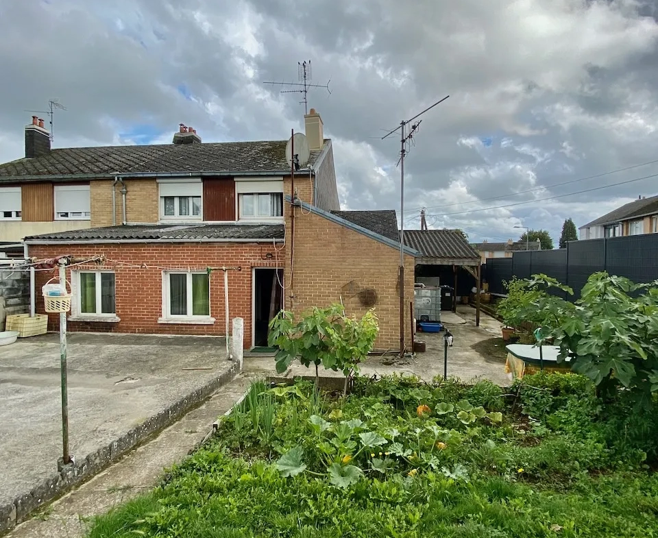 Maison Semi-Individuelle avec Jardin à Maubeuge 