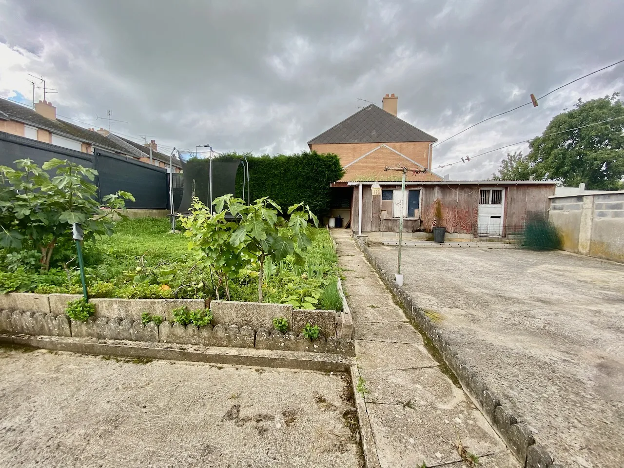 Maison Semi-Individuelle avec Jardin à Maubeuge 