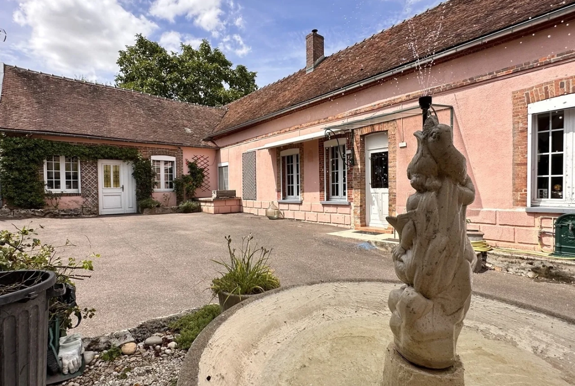 Entre Nogent-sur-Seine et Thorigny-sur-Oreuse - Fermette avec jardin clos et arboré 