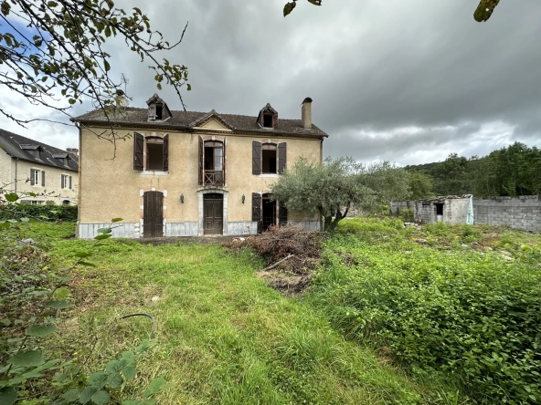 Ancien Presbytère en vente à Barlest