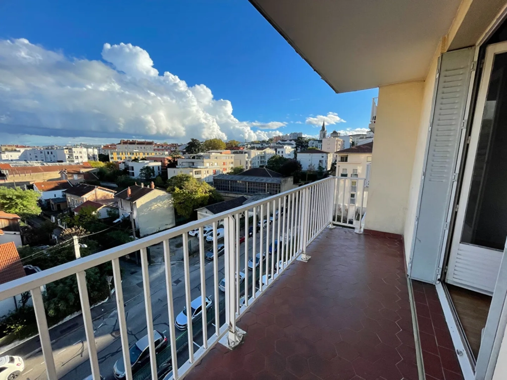 Appartement 4 pièces 80m2 Oullins avec vue dégagée