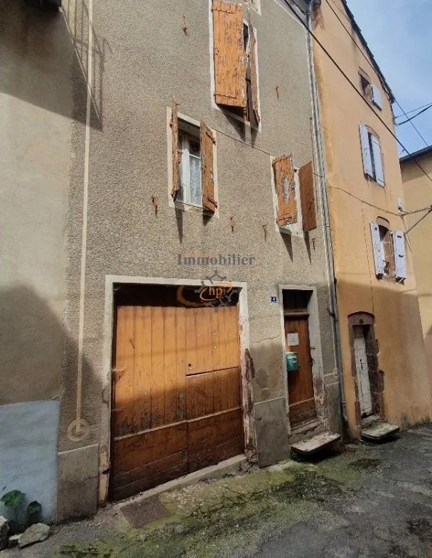 Maison à rénover à Camarès - 70m2 - Garage à moto et jardin 