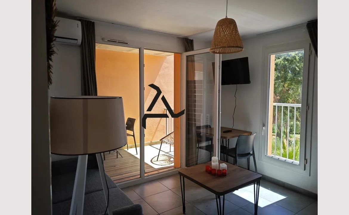 Bright T2 Apartment with Terrace and Balcony near Porto-Vecchio 