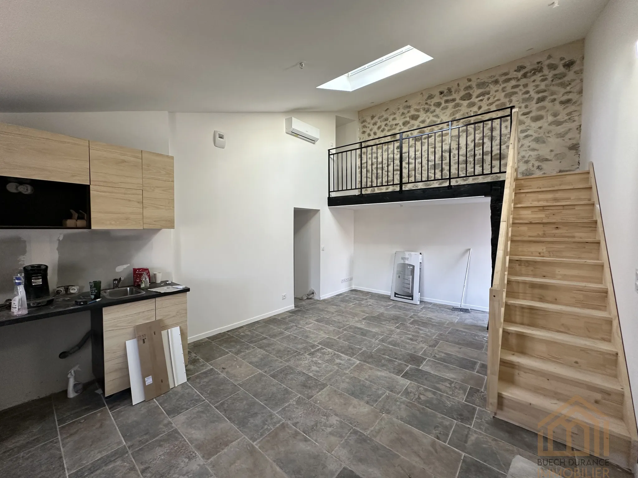 Appartement avec jardin à Châteauneuf-De-Chabre 