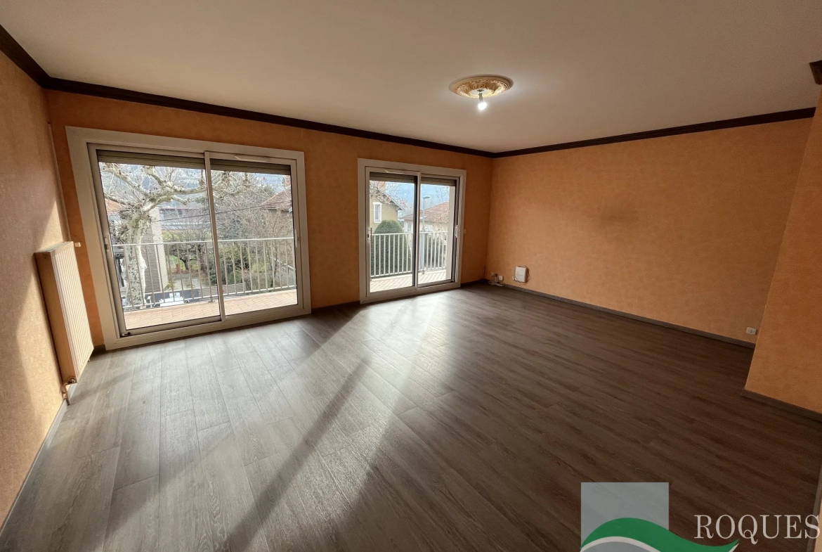 Appartement avec Balcon à 10 mn du Centre Ville - Millau 