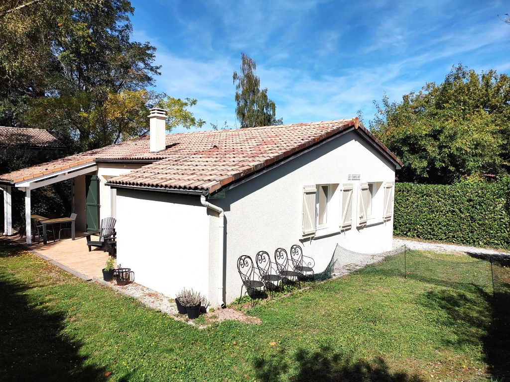 Maison Charmante au Coeur du Village du Chat