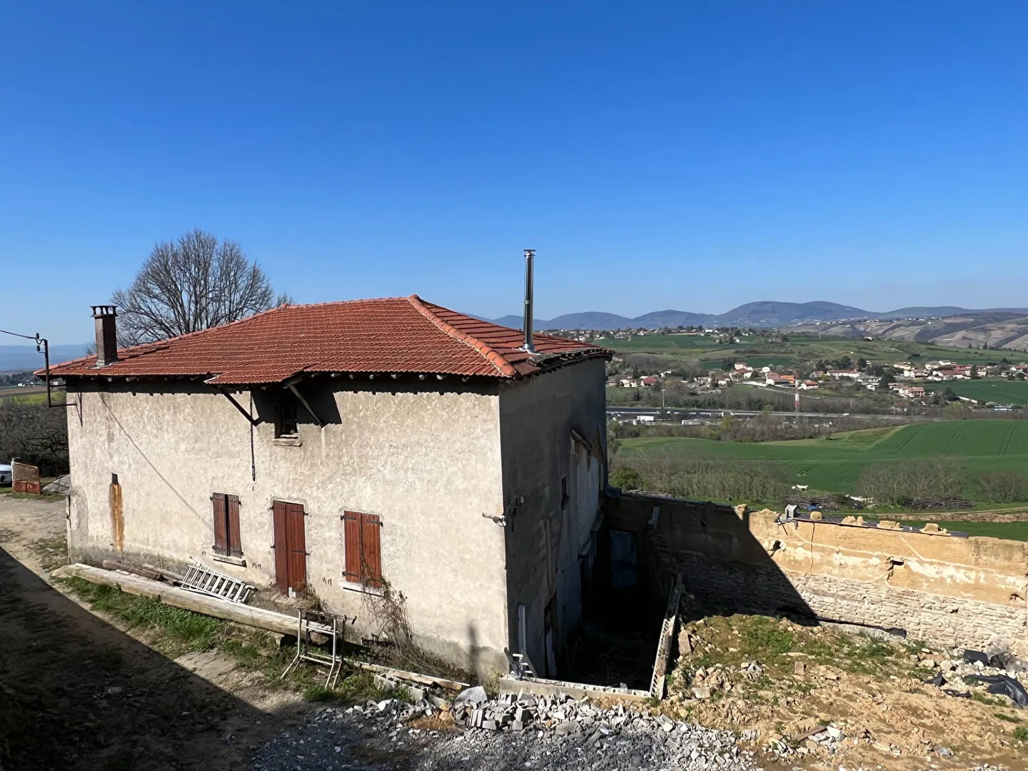 Sale - Old Farmhouse - Reventin Vaugris 