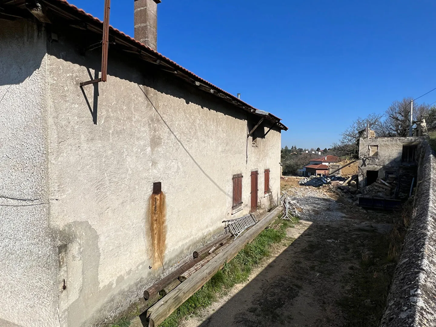 Sale - Old Farmhouse - Reventin Vaugris 