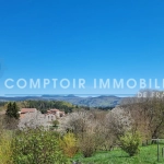 Ferme à Coucouron avec vue sur les Monts Mezenc et Gerbier de Jonc