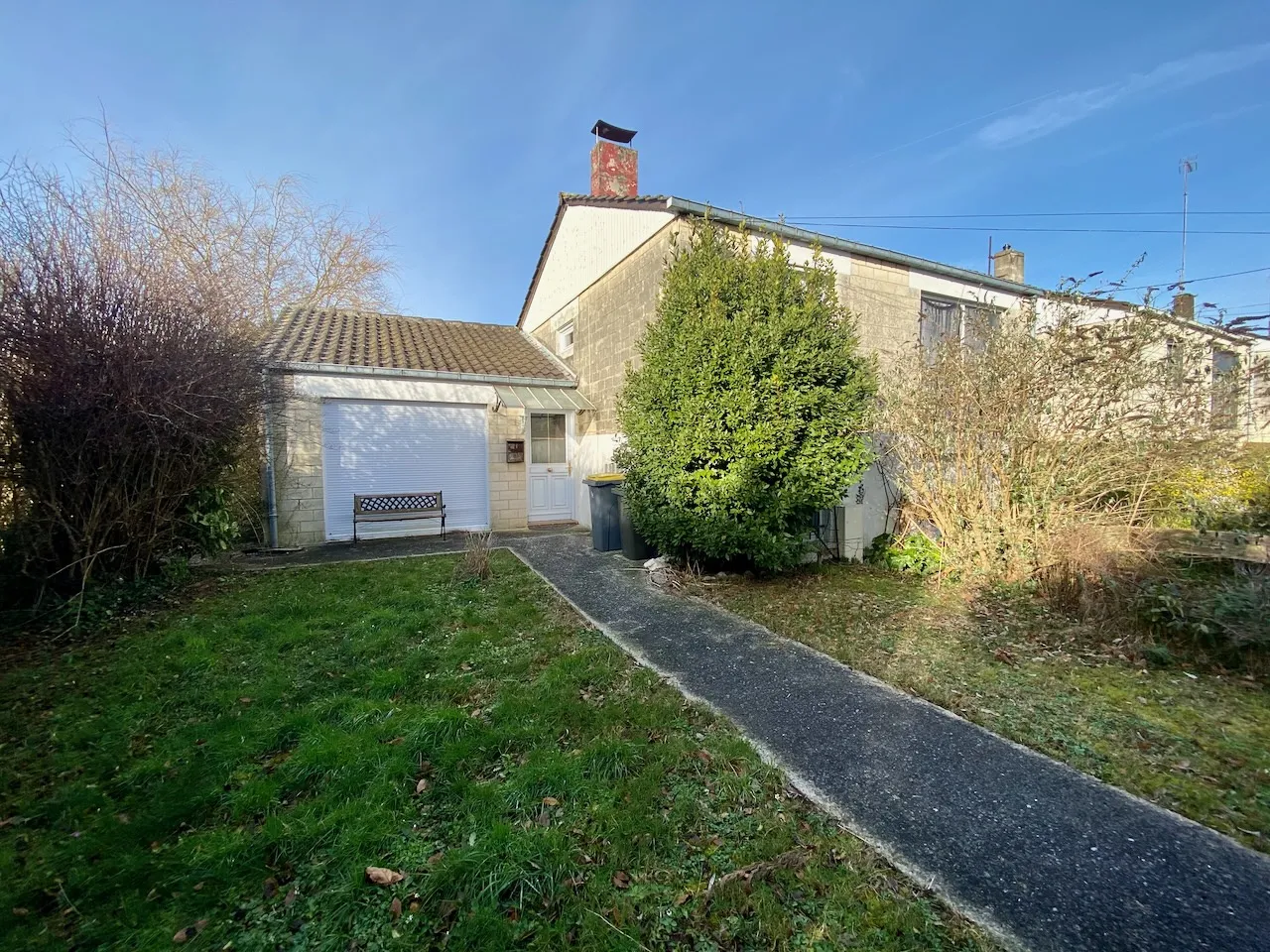 Maison semi-individuelle avec beau terrain à Louvroil 