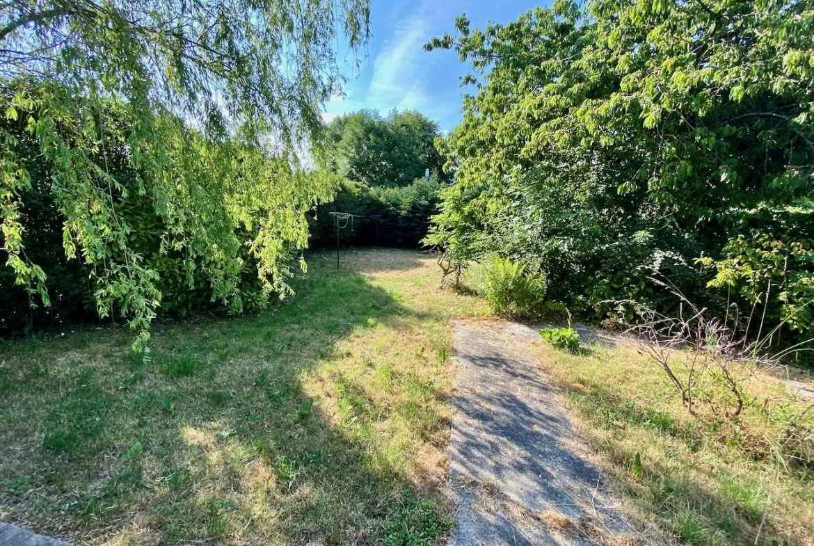 Maison semi-individuelle avec beau terrain à Louvroil 