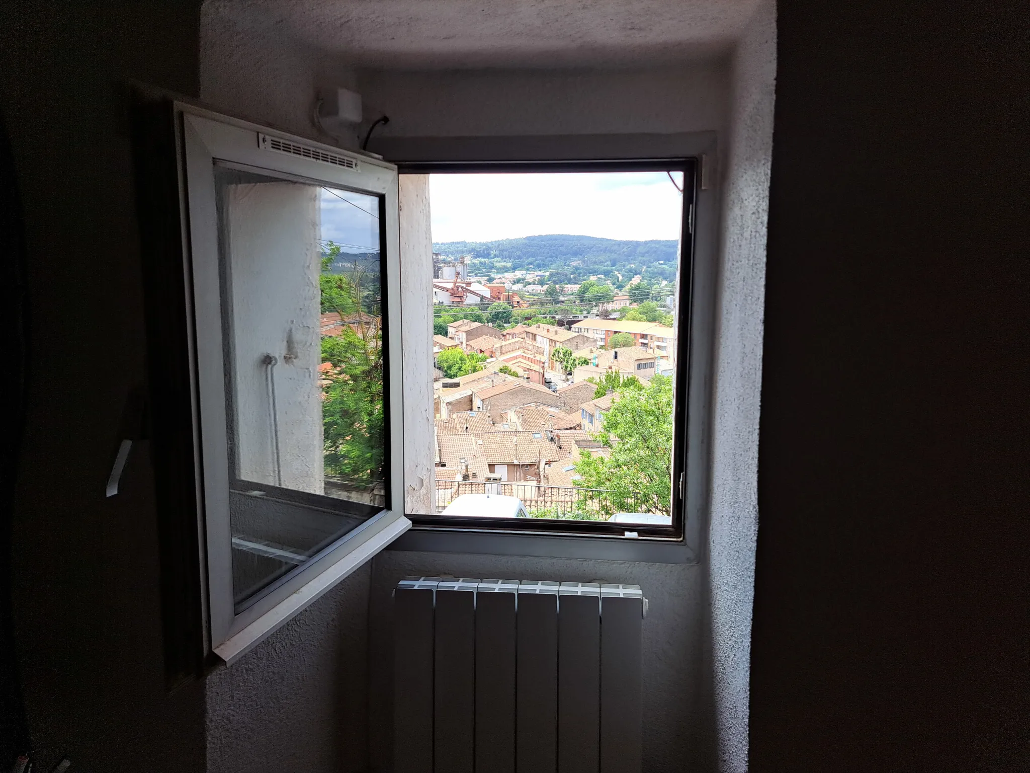 Maison de ville indépendante à GARDANNE avec vue panoramique 