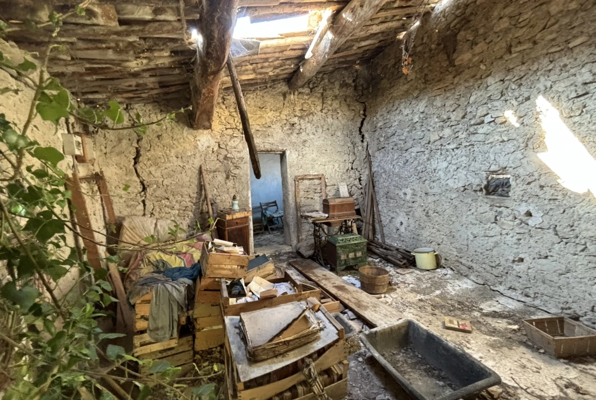 Maison de village à rénover à Beaumont du Ventoux 