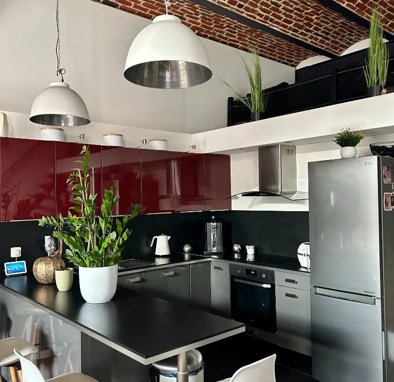 Loft de 135m2 à Tourcoing avec Cuisine Ouverte et Parking 