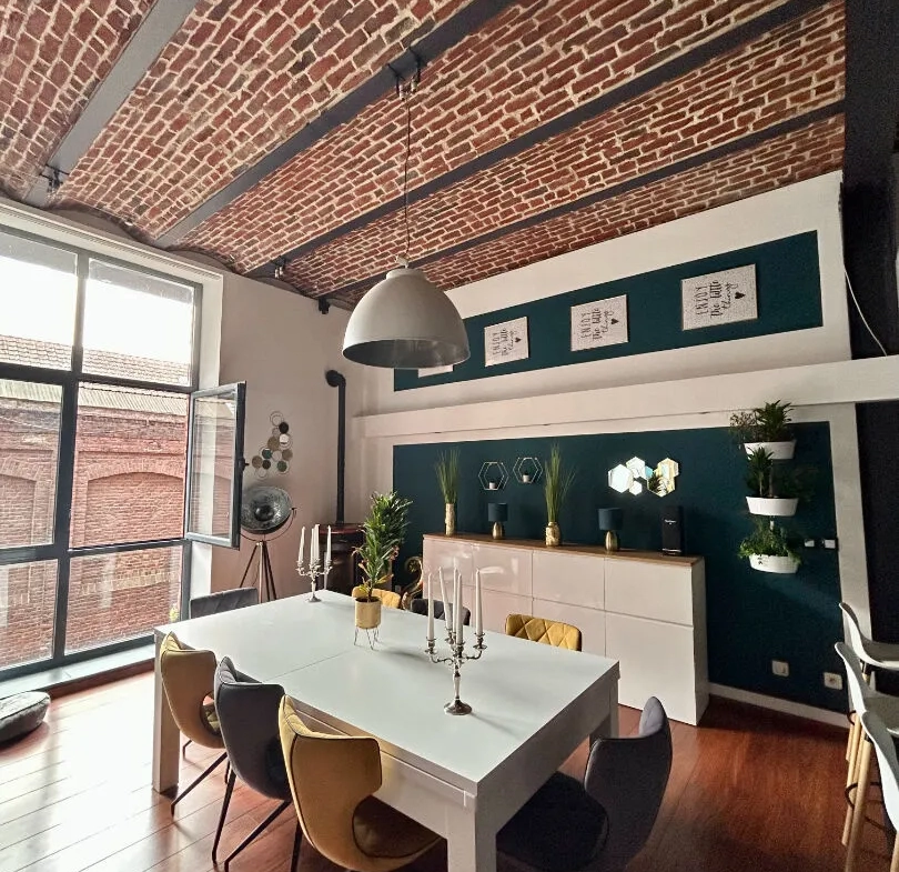 Loft de 135m2 à Tourcoing avec Cuisine Ouverte et Parking 