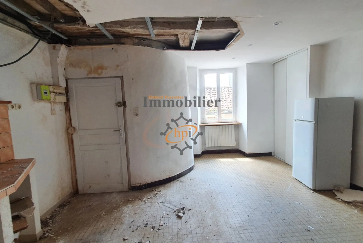 Immeuble à vendre St Affrique : idéal pour investissement locatif 