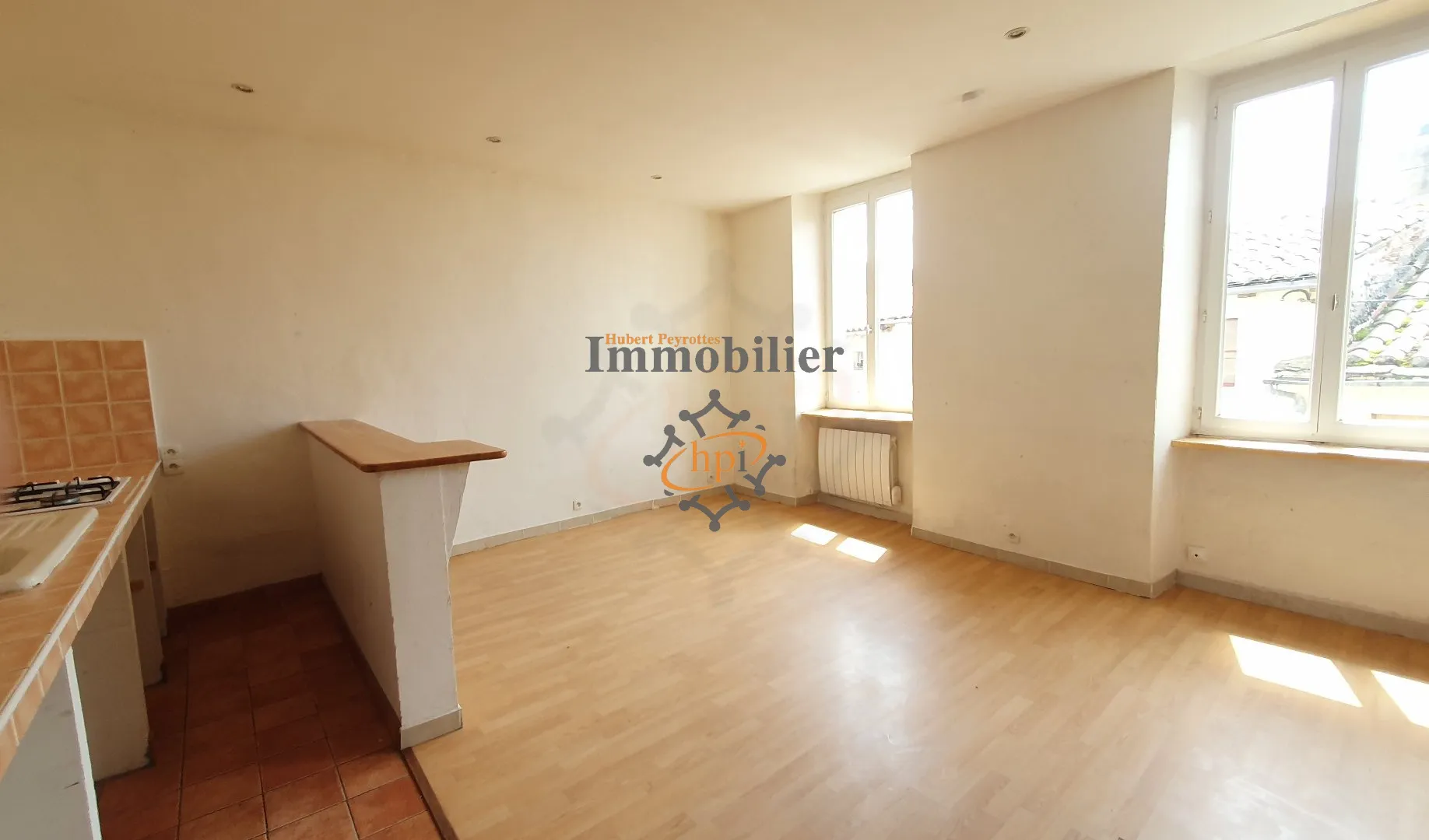 Immeuble à vendre St Affrique : idéal pour investissement locatif 