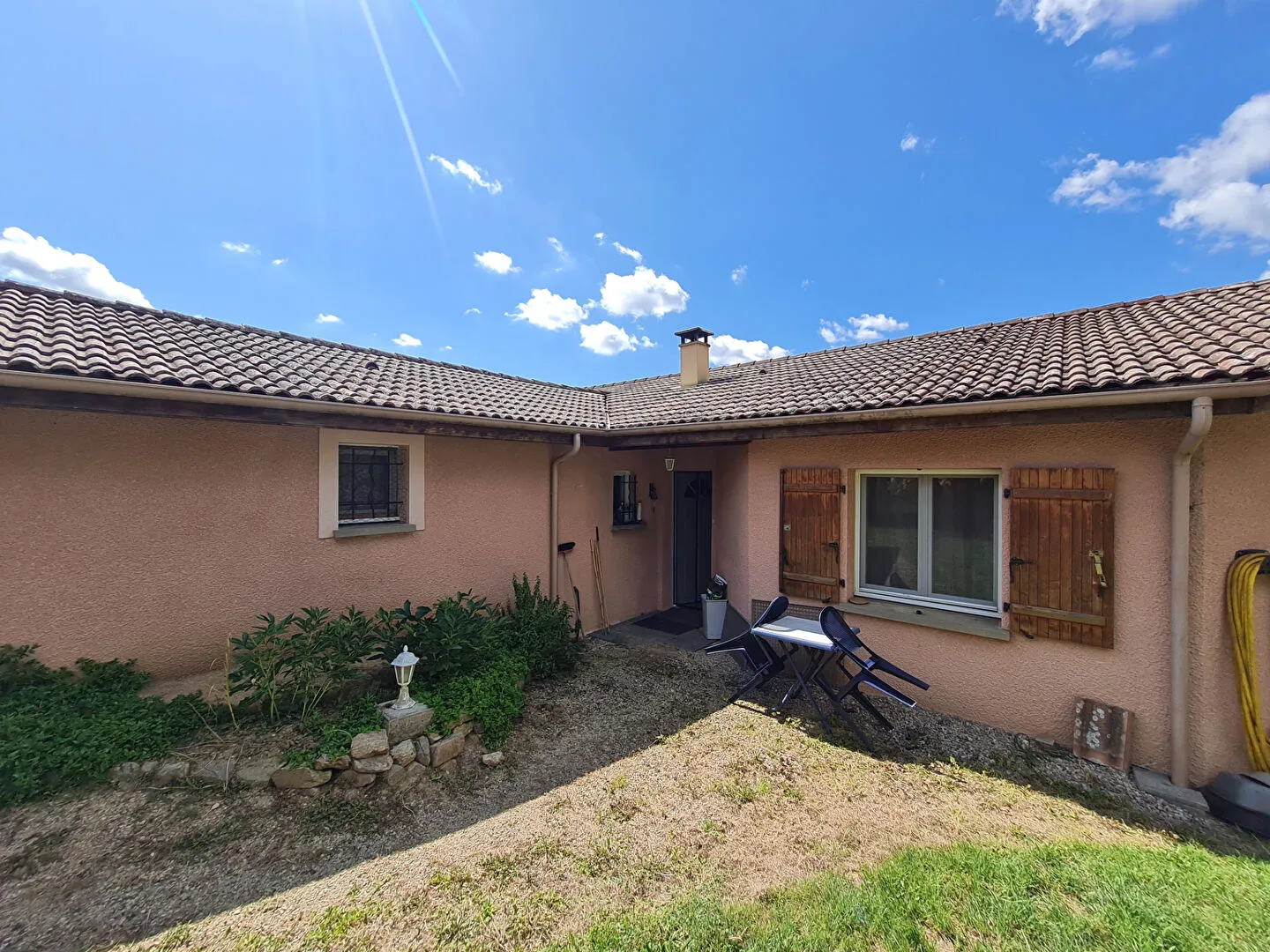 Maison à Tupin-et-Semons avec Vue sur les Côteaux 