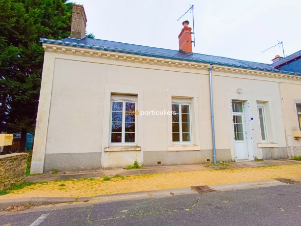 Maison rénovée du 19ème siècle à Savigne sur Lathan