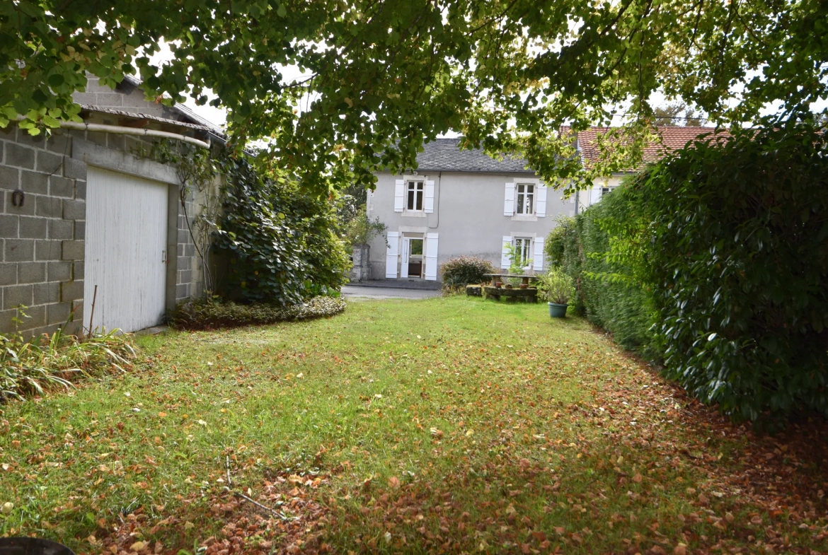 Maison en pierre à Maisonnais sur Tardoire 