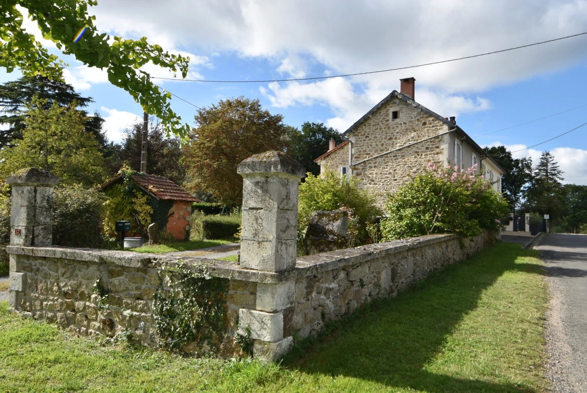 Maison en pierre à Maisonnais sur Tardoire 