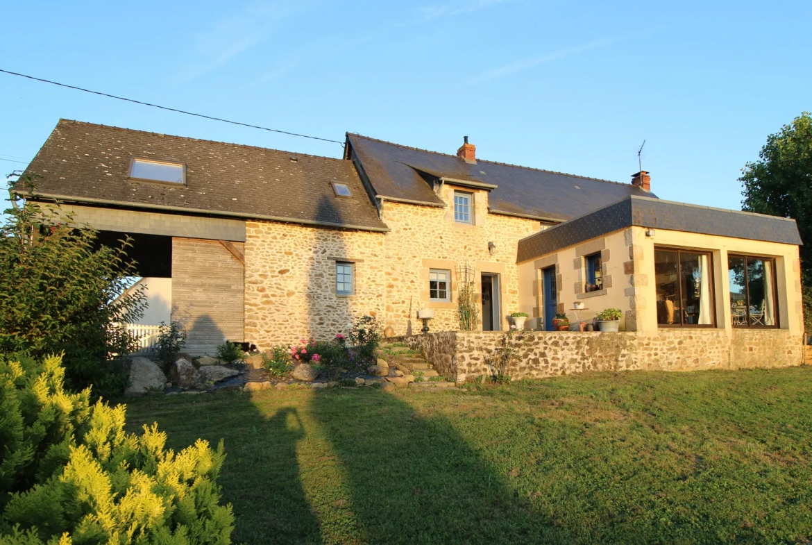 Propriété avec Parc et Maison de Caractère à SAINT-MARTIN-DE-CONNEE 