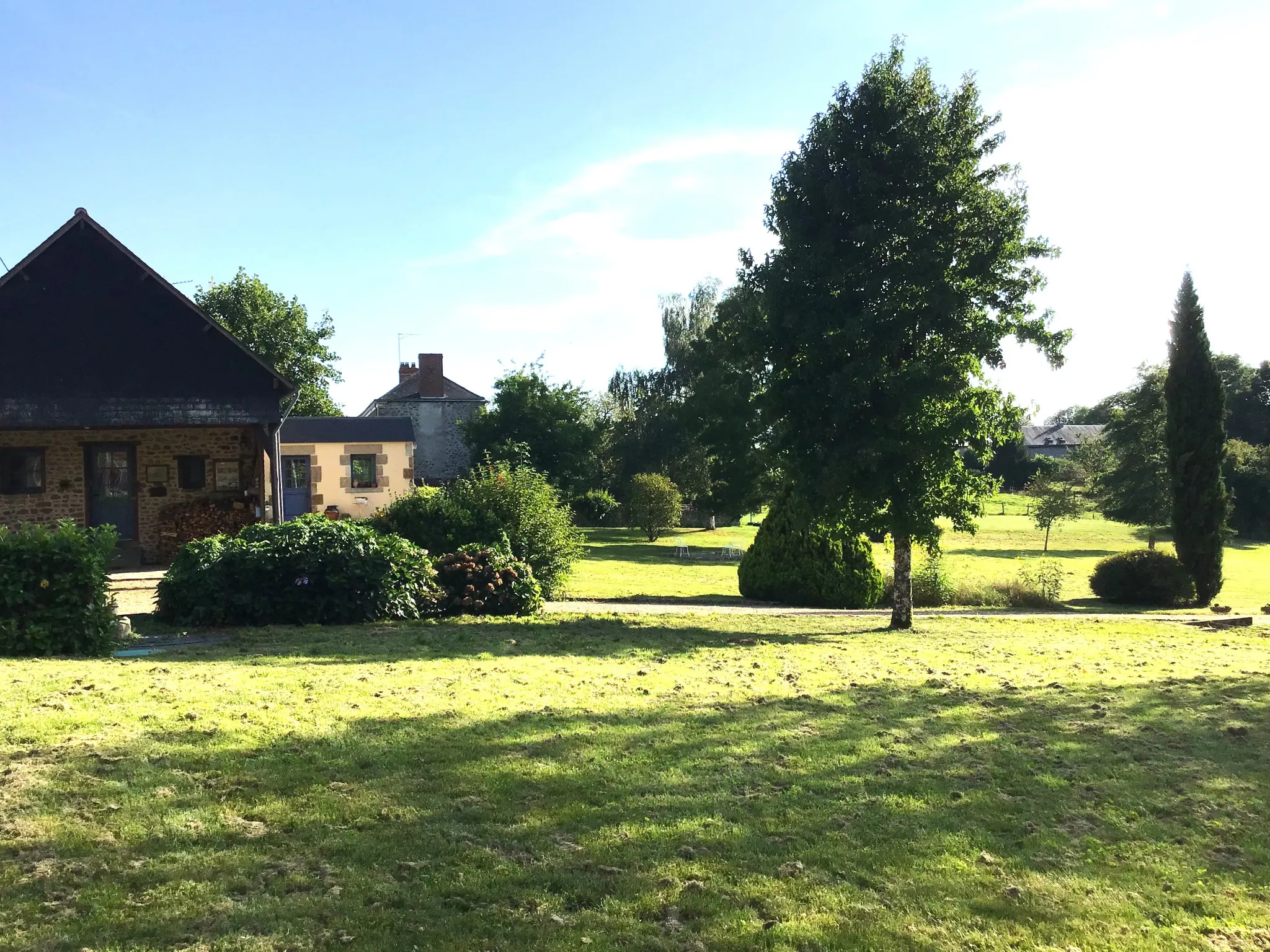 Propriété avec Parc et Maison de Caractère à SAINT-MARTIN-DE-CONNEE 