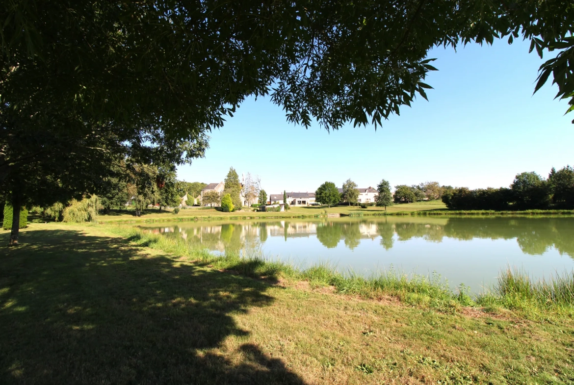 Propriété avec Parc et Maison de Caractère à SAINT-MARTIN-DE-CONNEE 