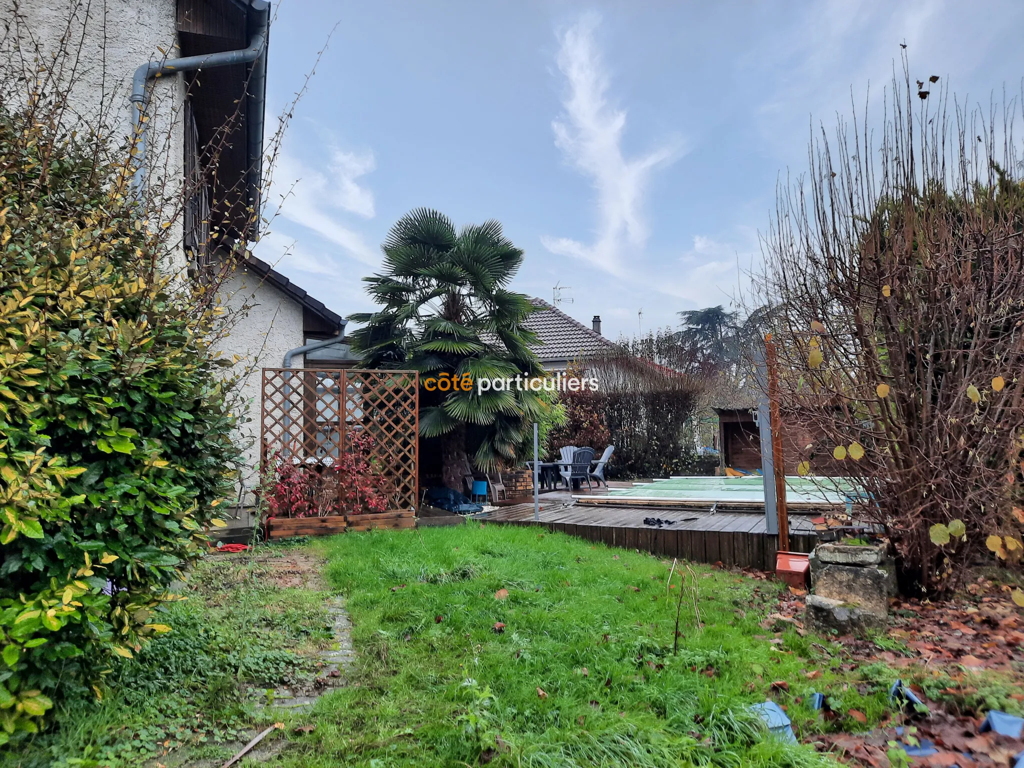 Maison individuelle à Foucherans avec véranda chauffée et piscine enterrée 