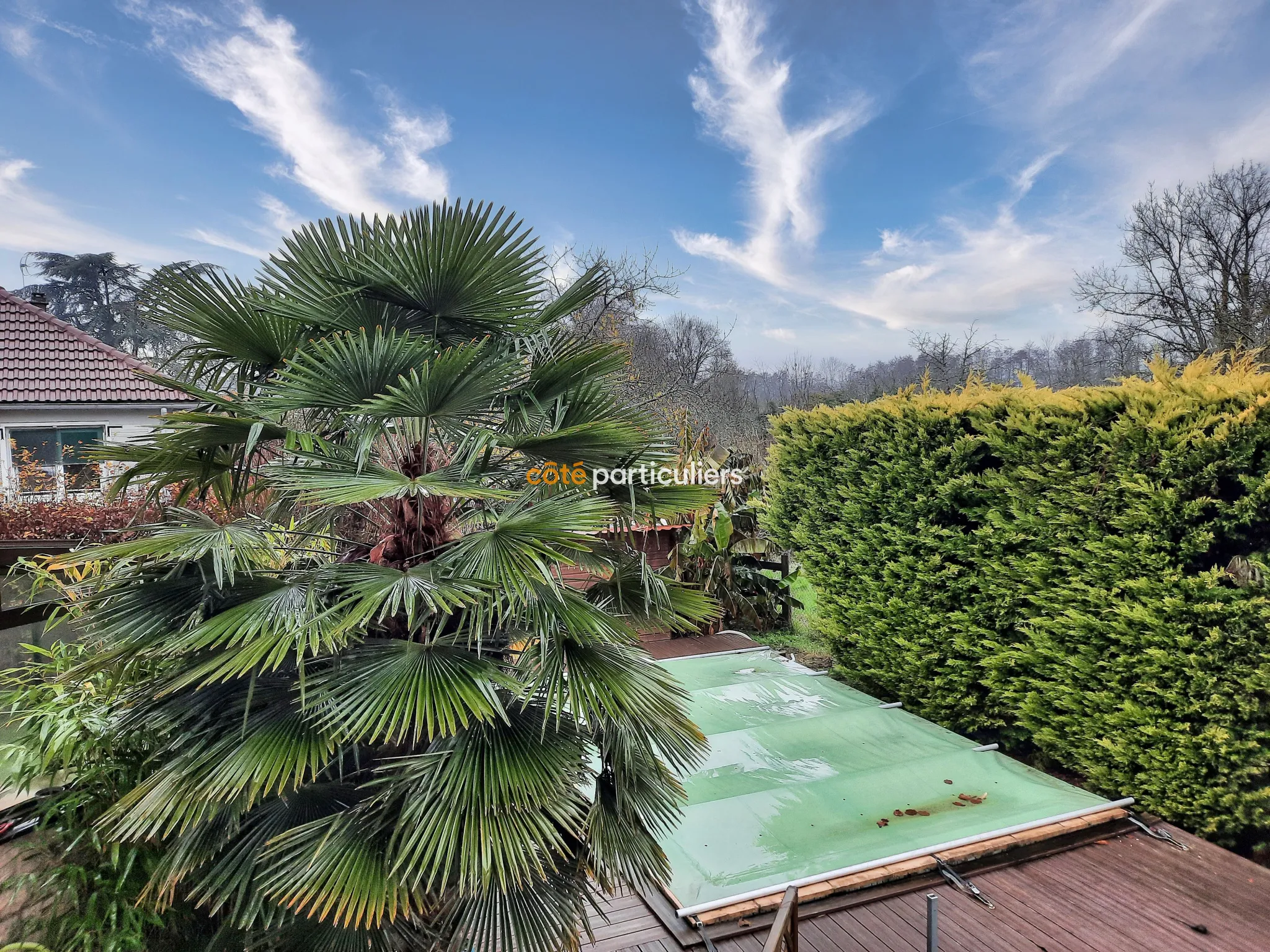 Maison individuelle à Foucherans avec véranda chauffée et piscine enterrée 