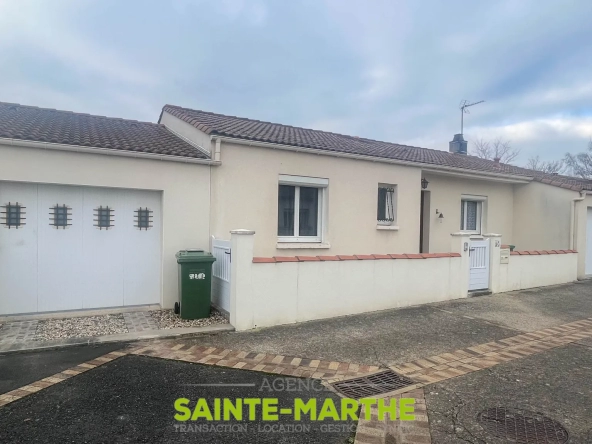 Pavillon de plain pied à Niort avec 3 chambres, jardin et garages