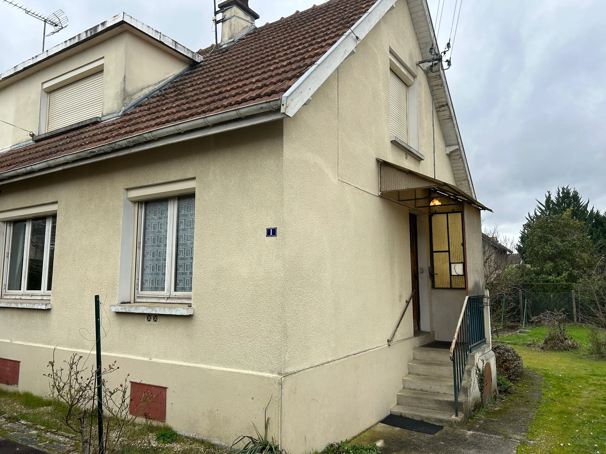 Maison jumelée à Troyes avec 3 chambres 