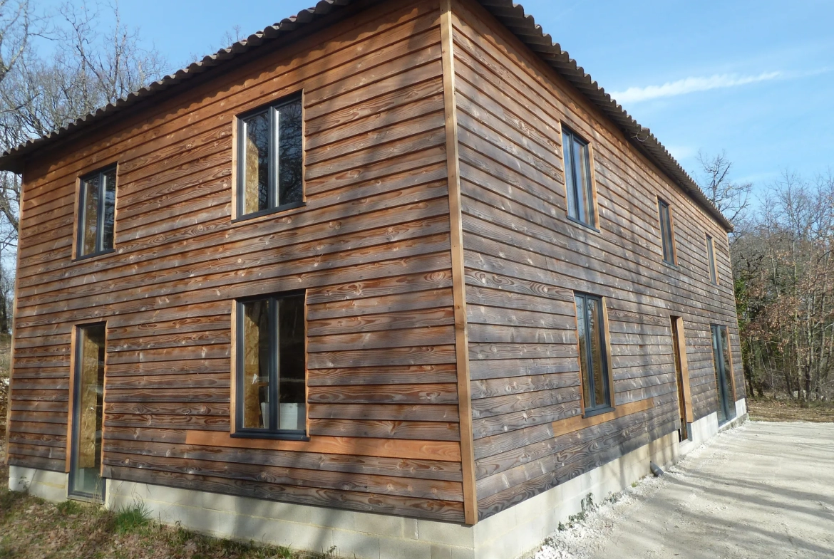 Maison ossature bois à rénover au cœur de la nature 