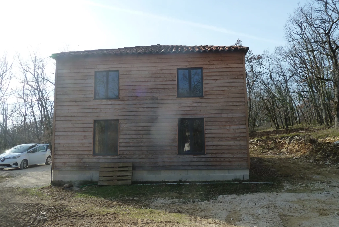 Maison ossature bois à rénover au cœur de la nature 