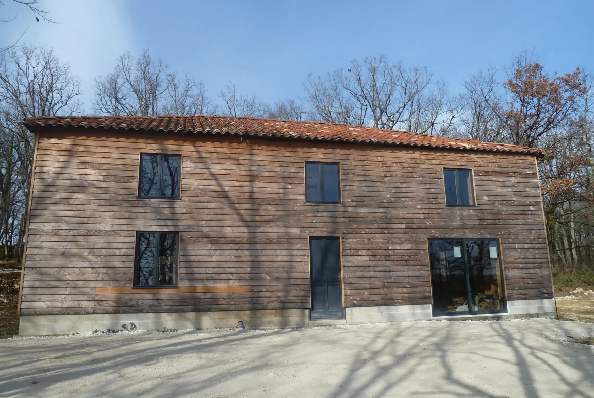 Maison ossature bois à rénover au cœur de la nature 