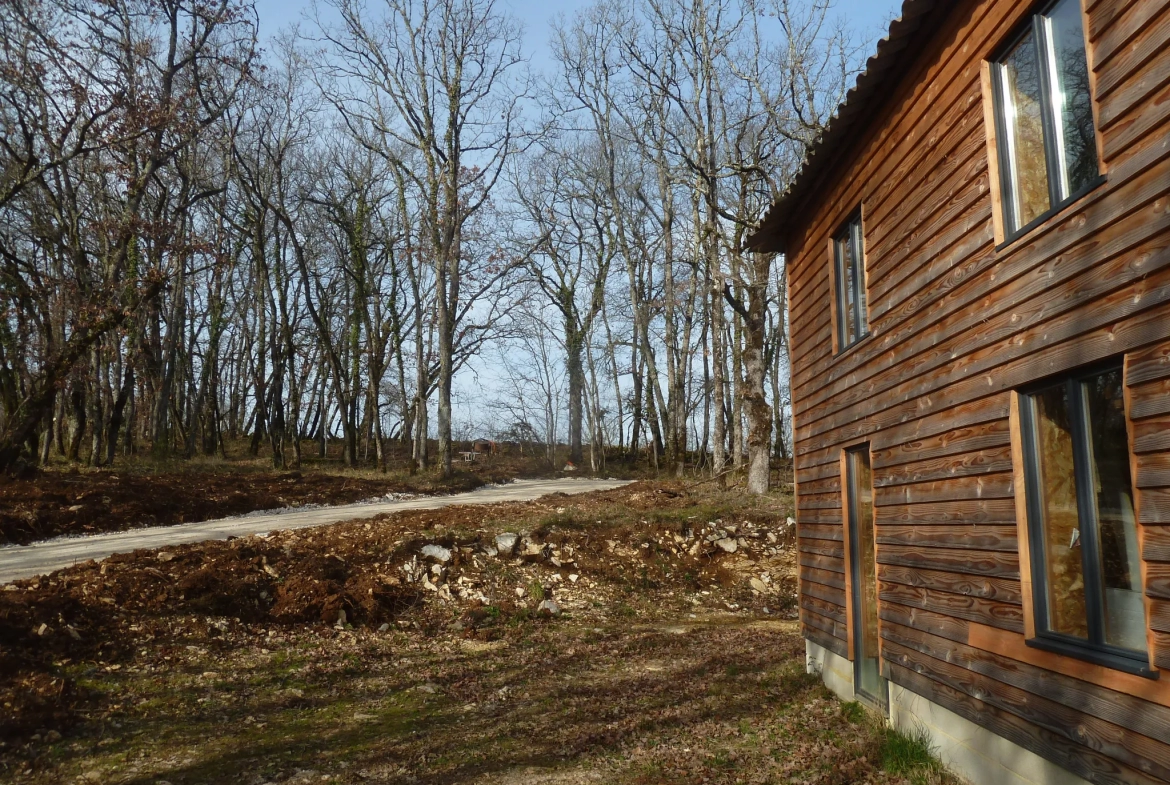 Maison ossature bois à rénover au cœur de la nature 