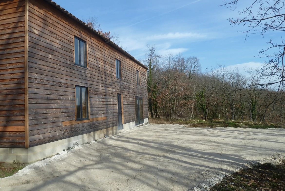 Maison ossature bois à rénover au cœur de la nature 