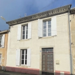 Maison de bourg en pierre à rénover à Barsac