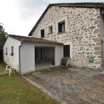 Ancienne grange rénovée au cœur d'un hameau