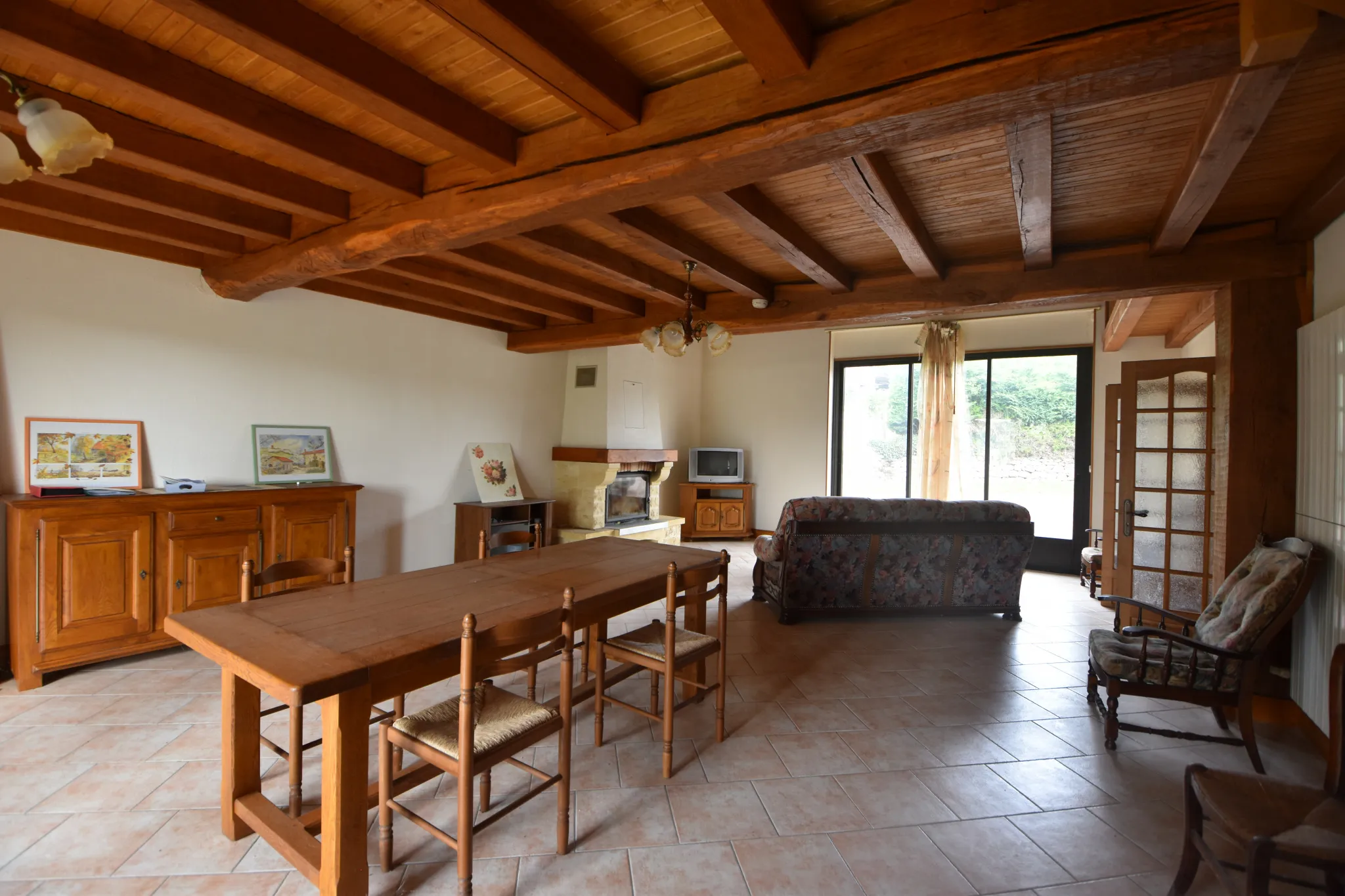 Ancienne grange rénovée au cœur d'un hameau 