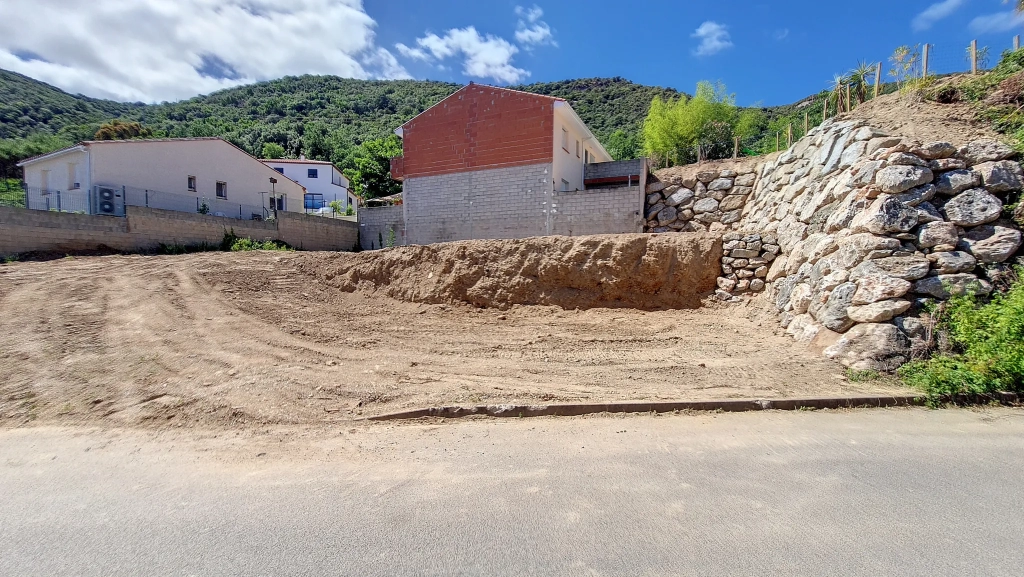 Terrain à bâtir à CERET - Vue dégagée sur la ville - 466 m2