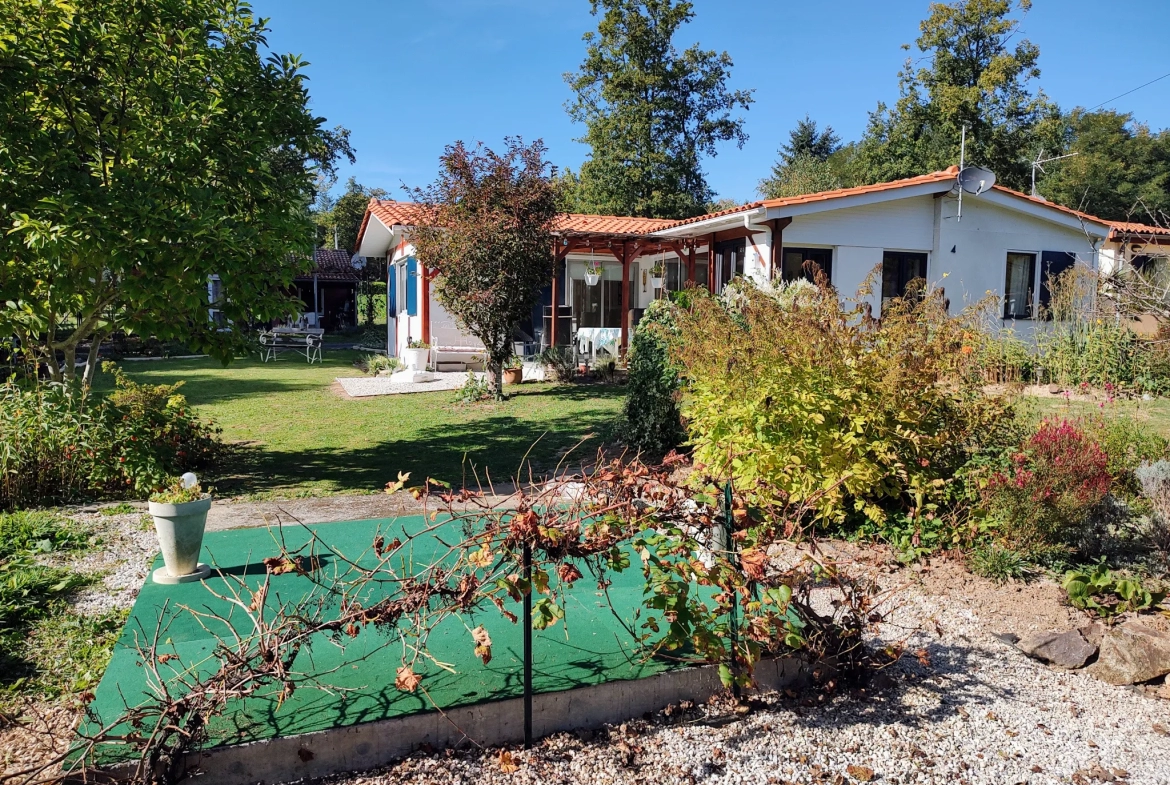 Pavillon de plain-pied au Village Le Chat avec vue sur l'étang 