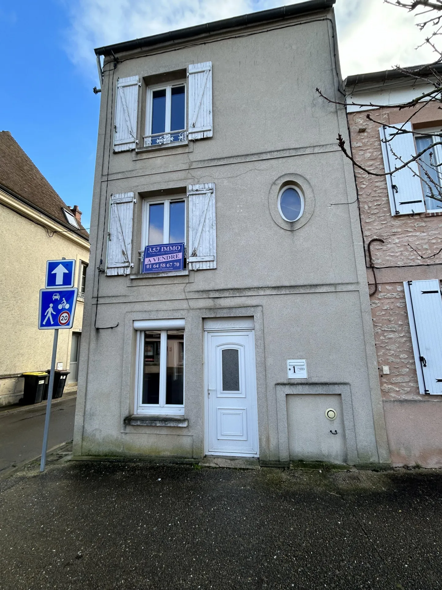 Maison de ville à Angerville 