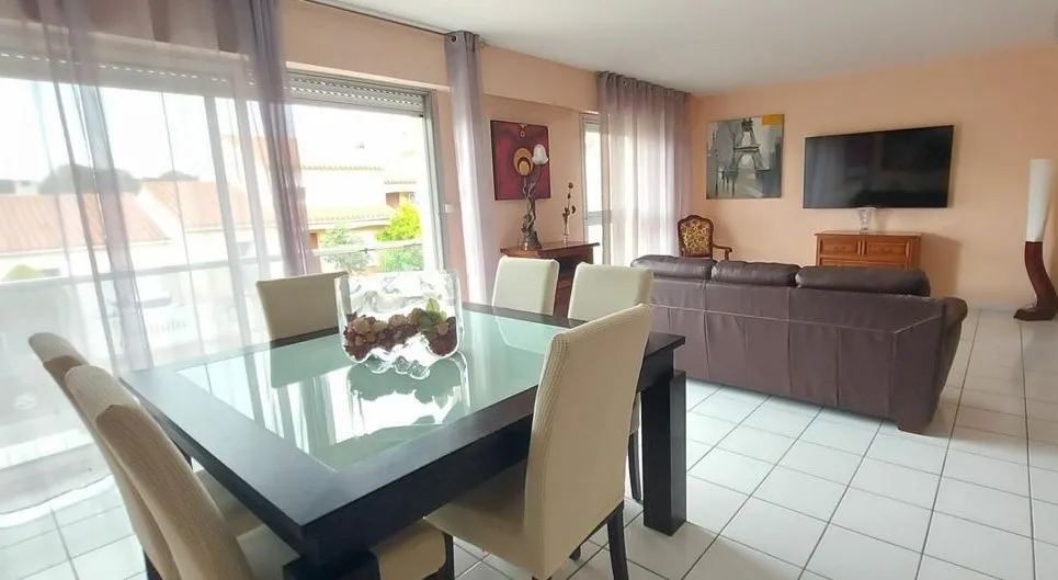 Appartement T4 avec Terrasse et Garage à Perpignan 