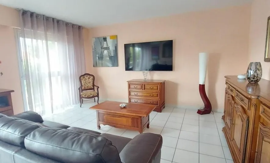 Appartement T4 avec Terrasse et Garage à Perpignan 