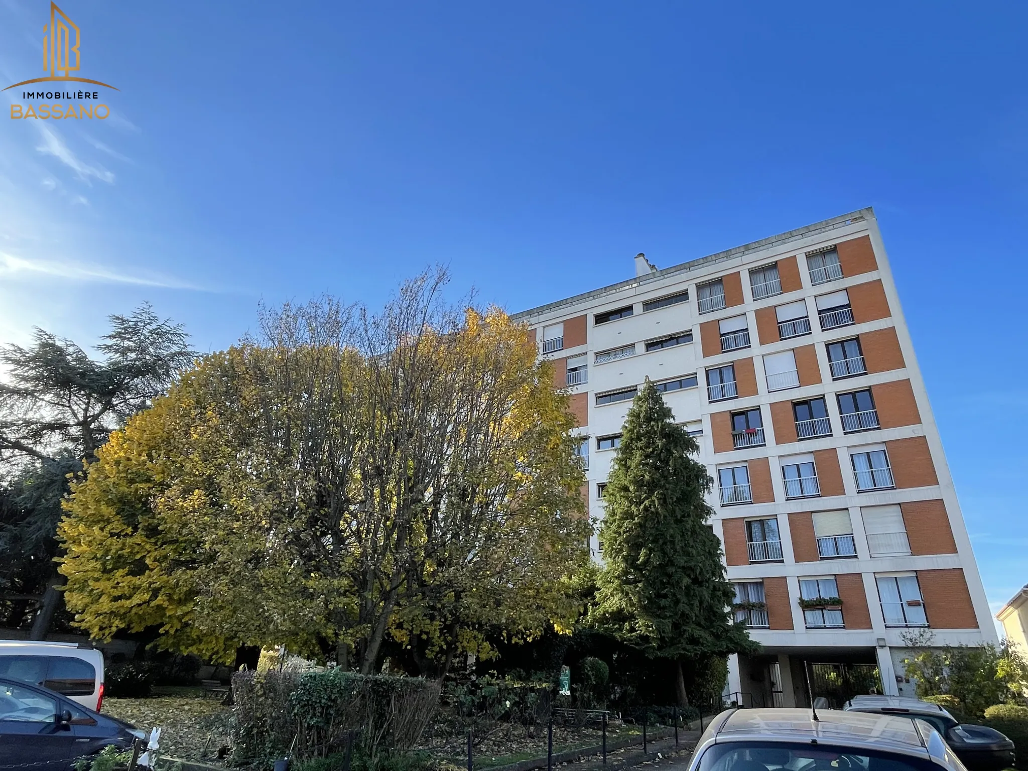 Appartement T3 à Bondy avec Balcon et Garage à Vendre 