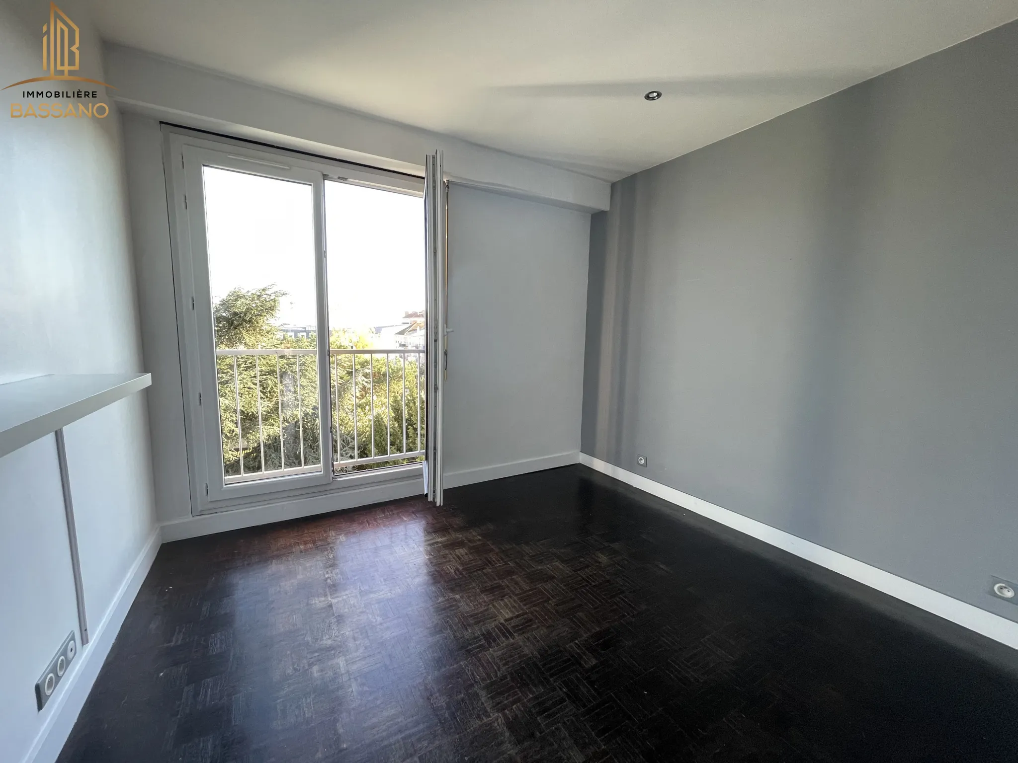 Appartement T3 à Bondy avec Balcon et Garage à Vendre 