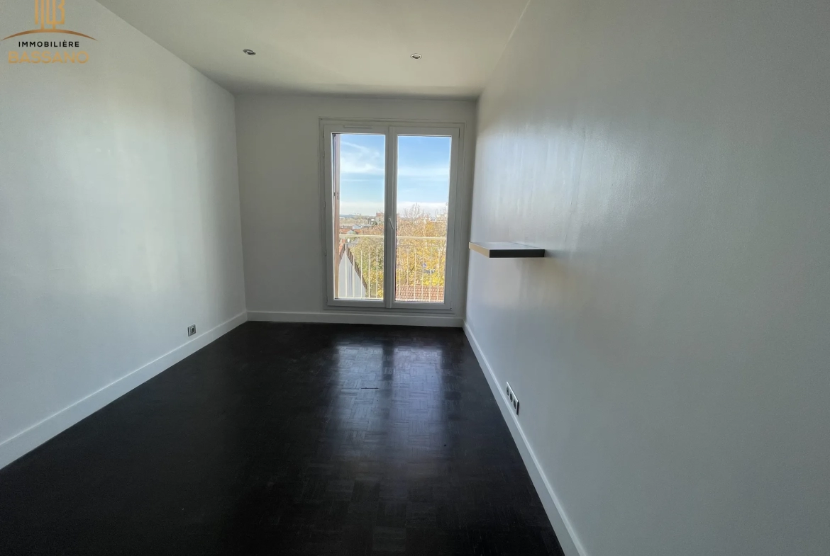 Appartement T3 à Bondy avec Balcon et Garage à Vendre 